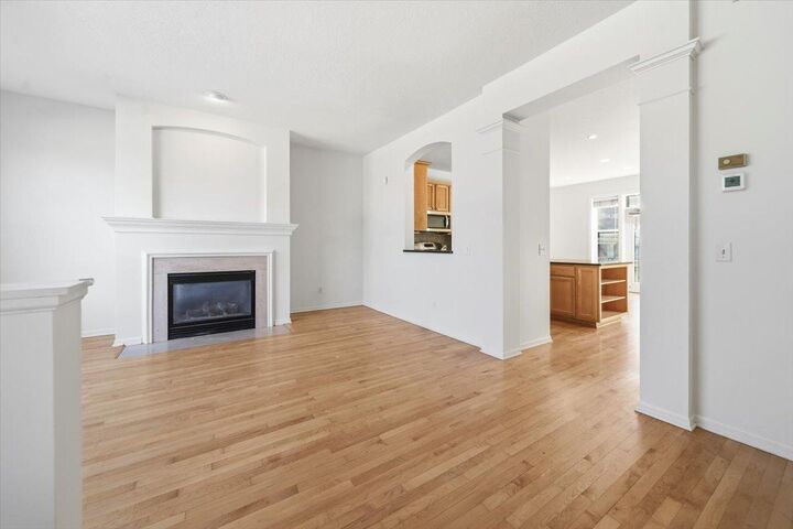 Property Photo:  325 W River Parkway 104  MN 55401 