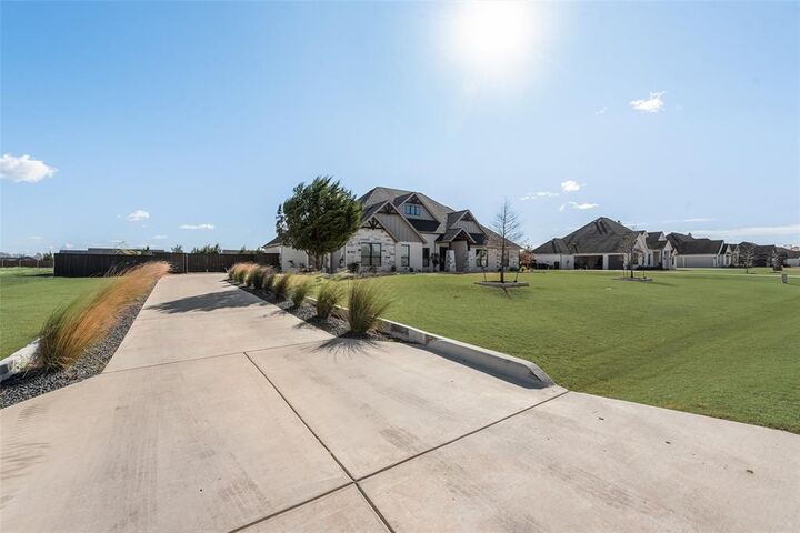 Photo de la propriété:  3070 Stonebriar Drive  TX 75165 
