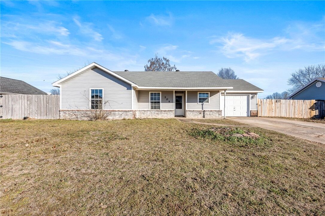 Property Photo:  105 S Brandon Street  AR 72745 
