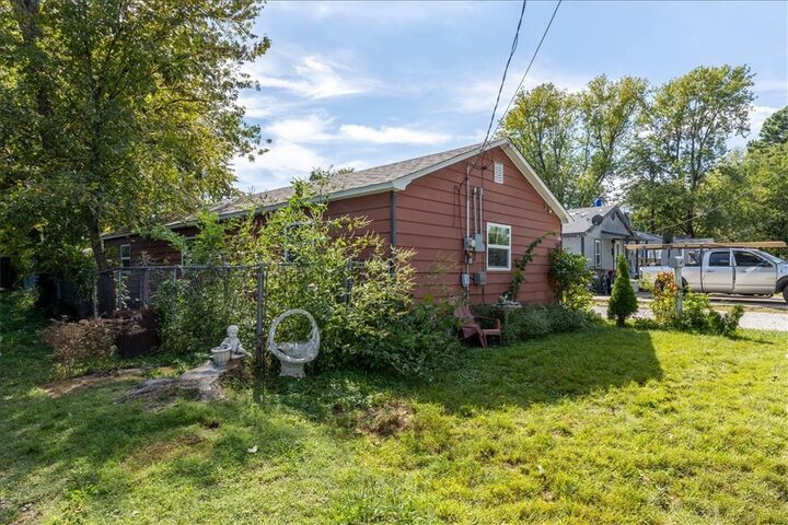 Property Photo:  507 Charles Avenue  AR 72764 