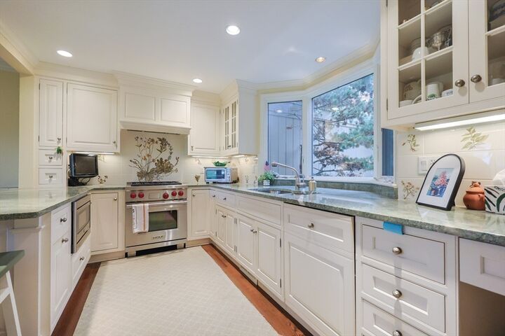 Property Photo:  55 Fairgreen Pl 55  MA 02467 