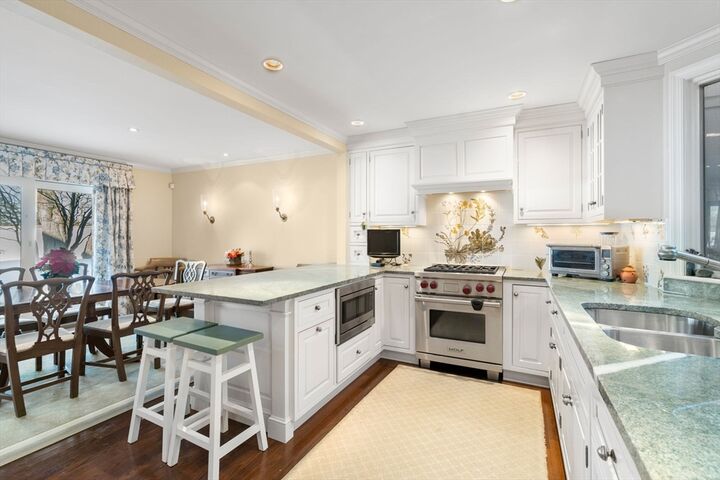 Property Photo:  55 Fairgreen Place 55  MA 02467 