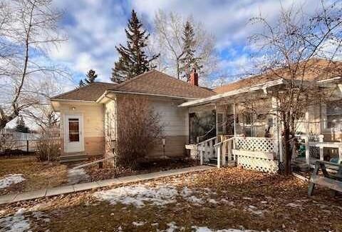 Property Photo: 220 First Street E AB T4C 1Z3