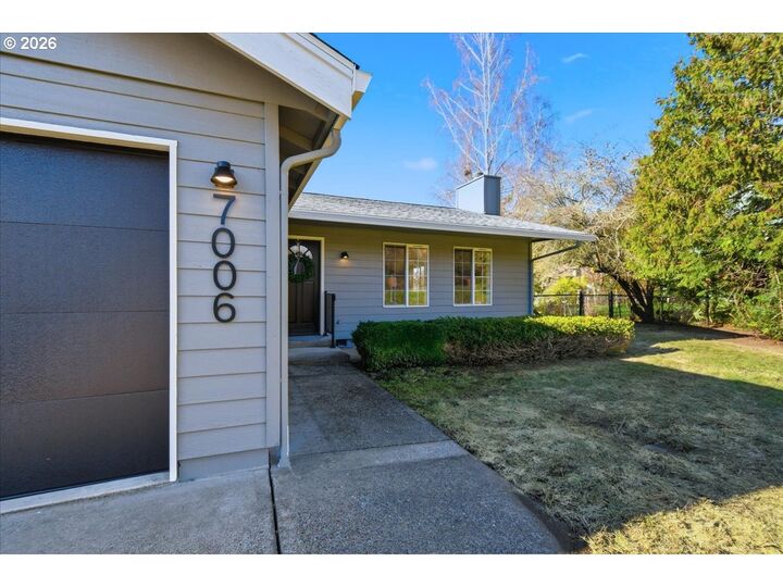 Property Photo:  7006 NE 2nd Ave  WA 98665 