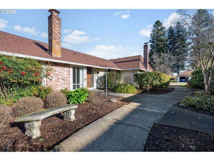 Property Photo:  5165 SW Normandy Pl  OR 97005 