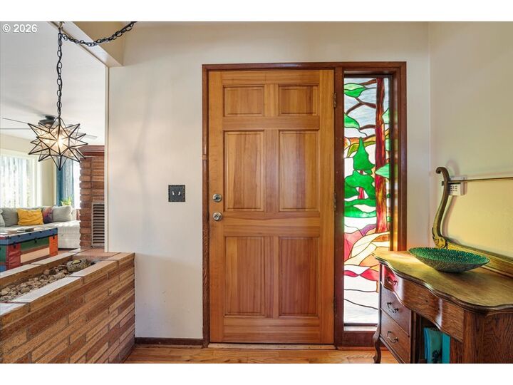 Property Photo:  760 SE Birch St  OR 97386 