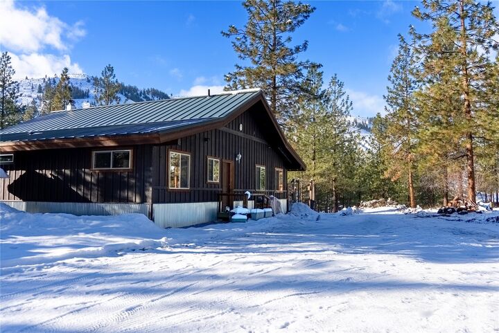 Property Photo:  21  Twin Lakes Drive  WA 98862 