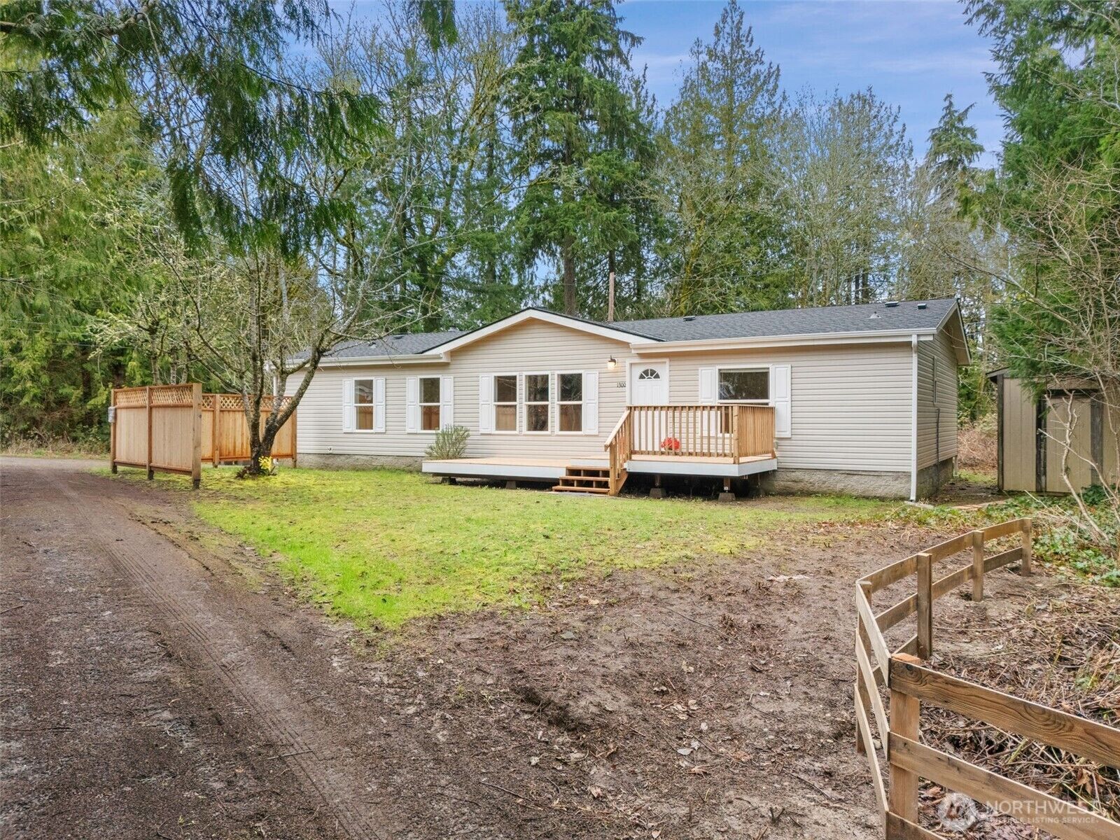 Property Photo:  1300  Flower Avenue  WA 98366 