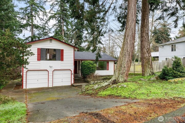 Property Photo:  2681  Olympic Drive  WA 98277 