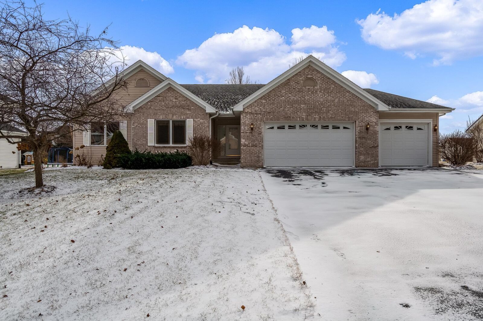 Property Photo:  213 Boeing Trail  IL 61065 