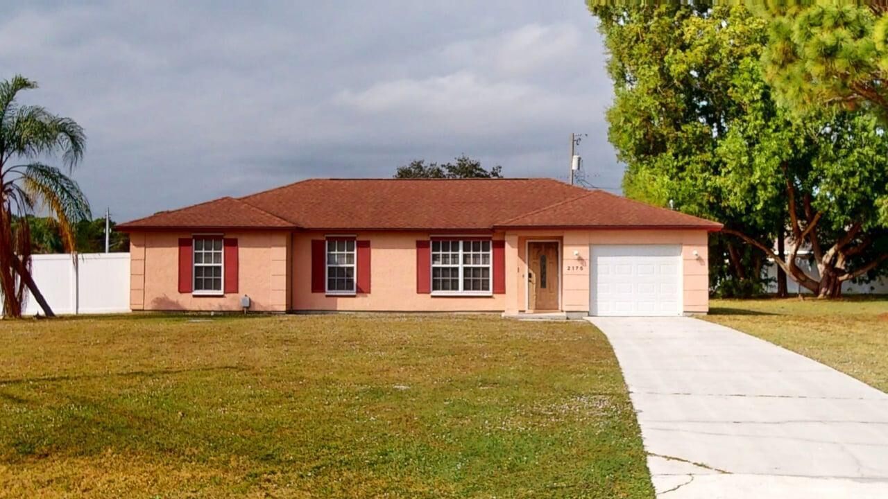 Property Photo:  2175 SE Heathwood Circle SE  FL 34952 