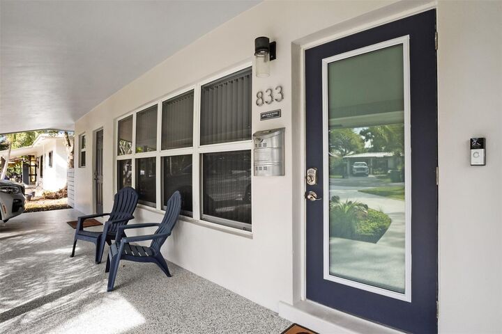 Property Photo:  833 NE 17th Court  FL 33305 