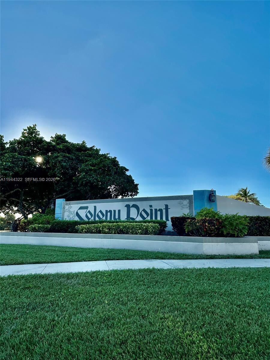 Property Photo:  1000 Colony Point Cir 303  FL 33026 