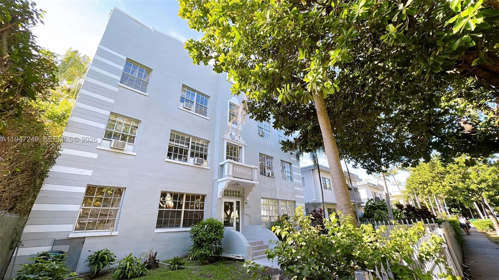 Property Photo:  842 Meridian Ave 2C  FL 33139 