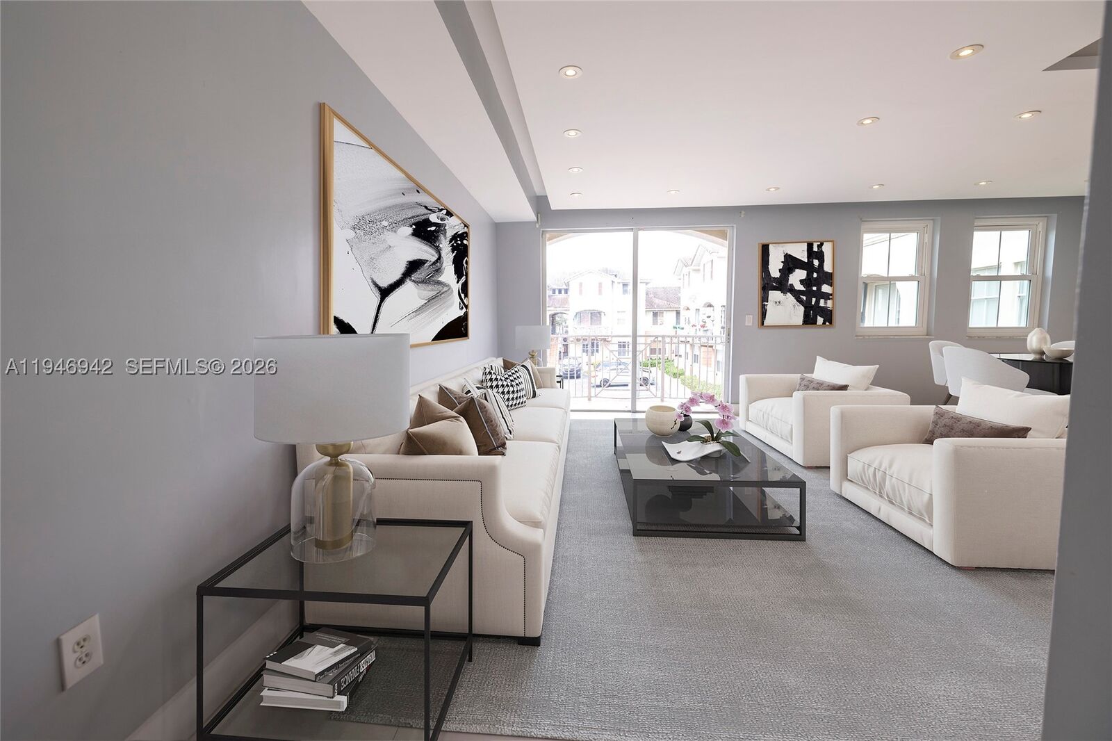 Property Photo:  