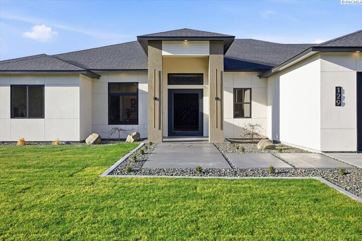 Property Photo:  129 Riviera  WA 99301 