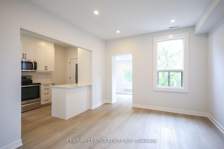 Property Photo:  613 College Street 3  ON M6G 1B5 