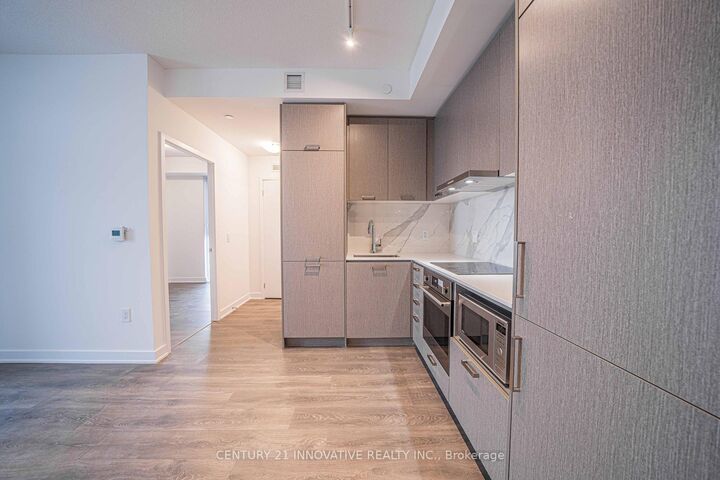 Property Photo:  10 Honeycrisp Crescent 902  ON L4K 0M7 