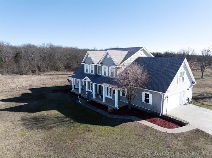 Property Photo: 450778 E 1000 Road OK 74435