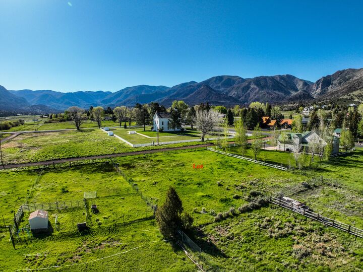 Property Photo: 61 N 100 W UT 84781