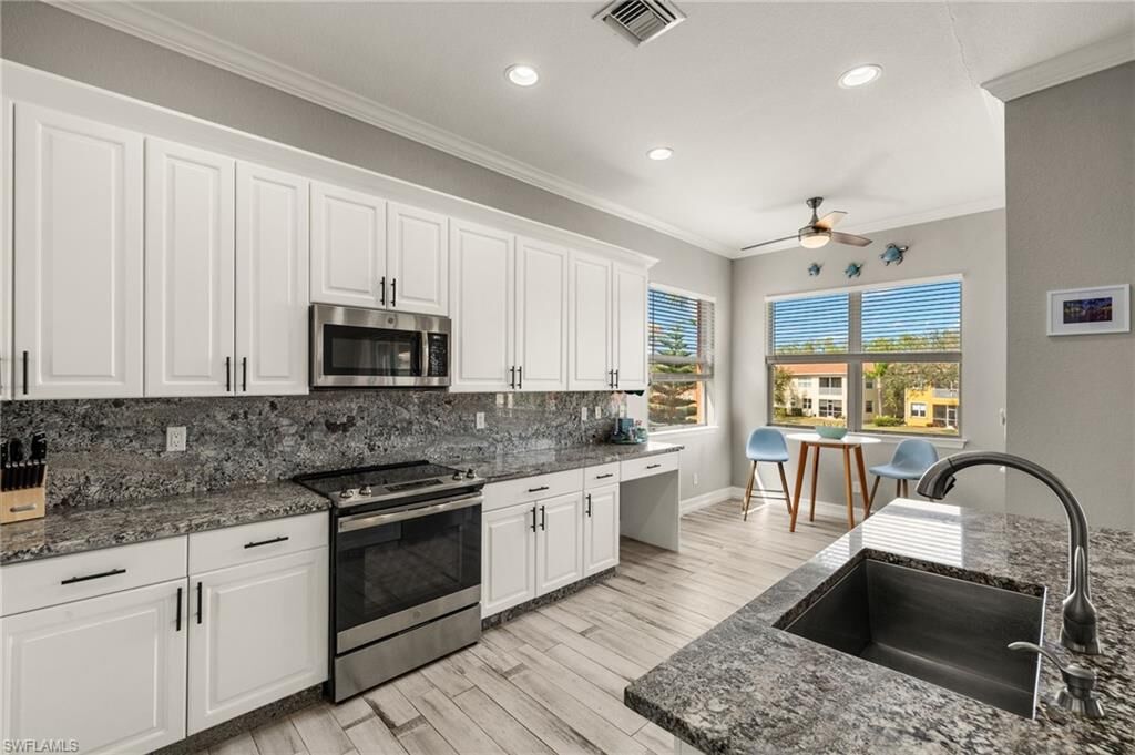 Property Photo:  7071 San Lorenzo Ct 201  FL 33966 