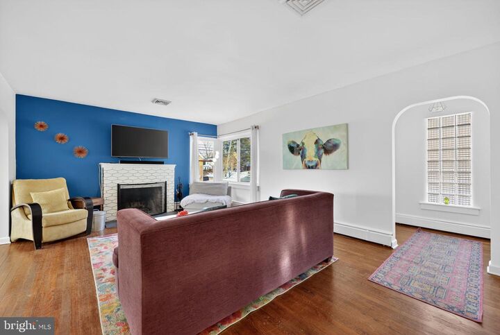 Property Photo:  711 W Brookhaven Road  PA 19086 