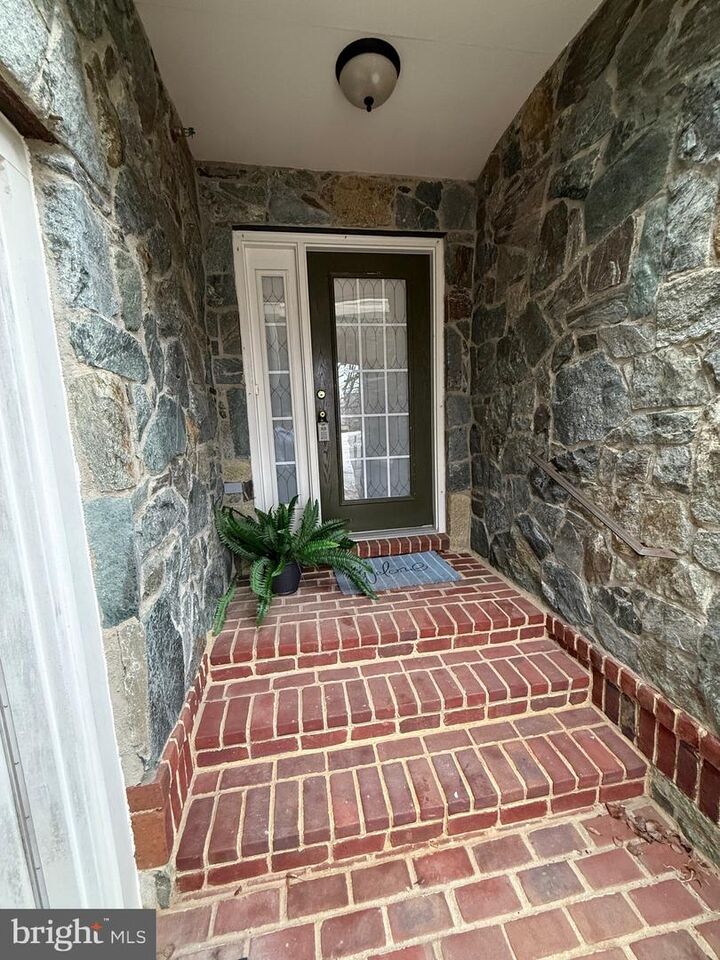 Property Photo:  2107 Idlewild Boulevard  VA 22401 