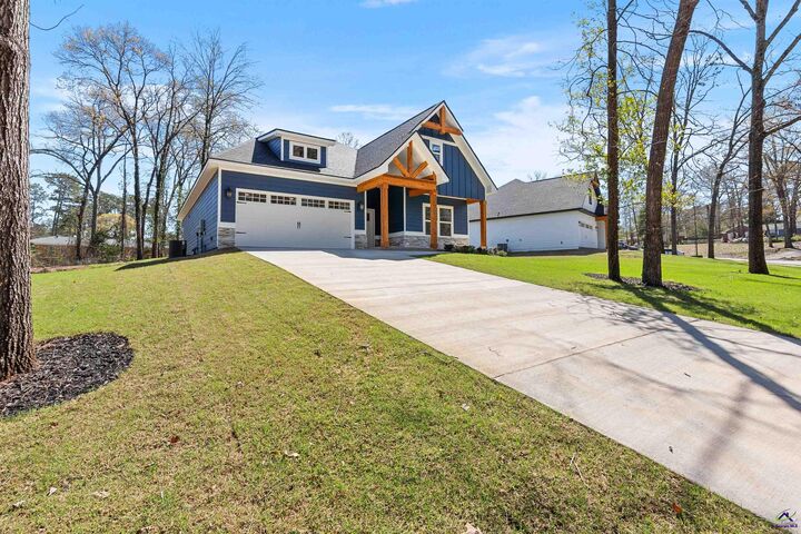 Property Photo:  110 Friar Tuck Avenue  GA 31088-0000 