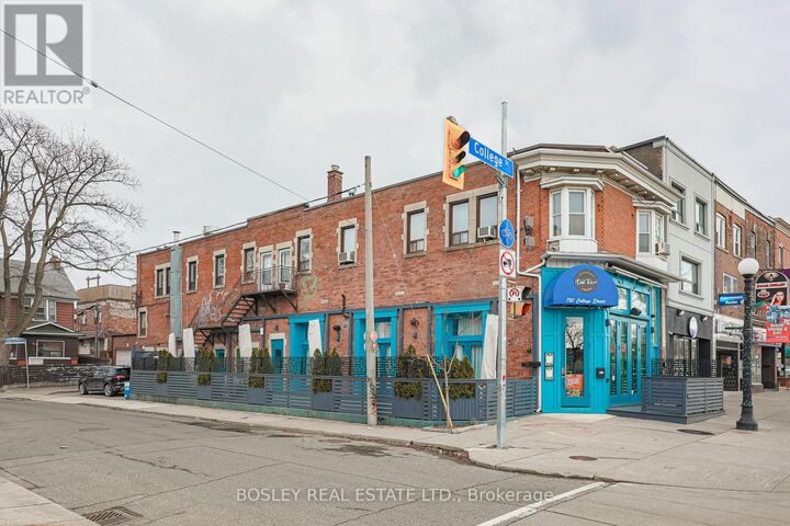 Property Photo:  413 Crawford Street  ON M6J 2V9 