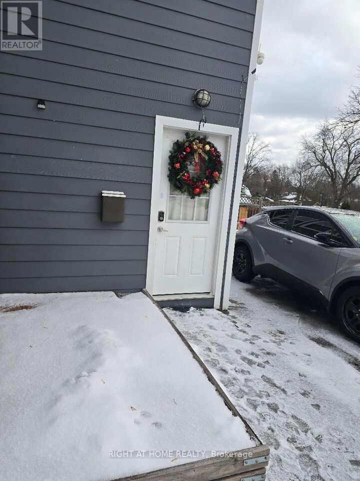 Property Photo:  53 Major Mackenzie Drive East  ON L4C 1G8 