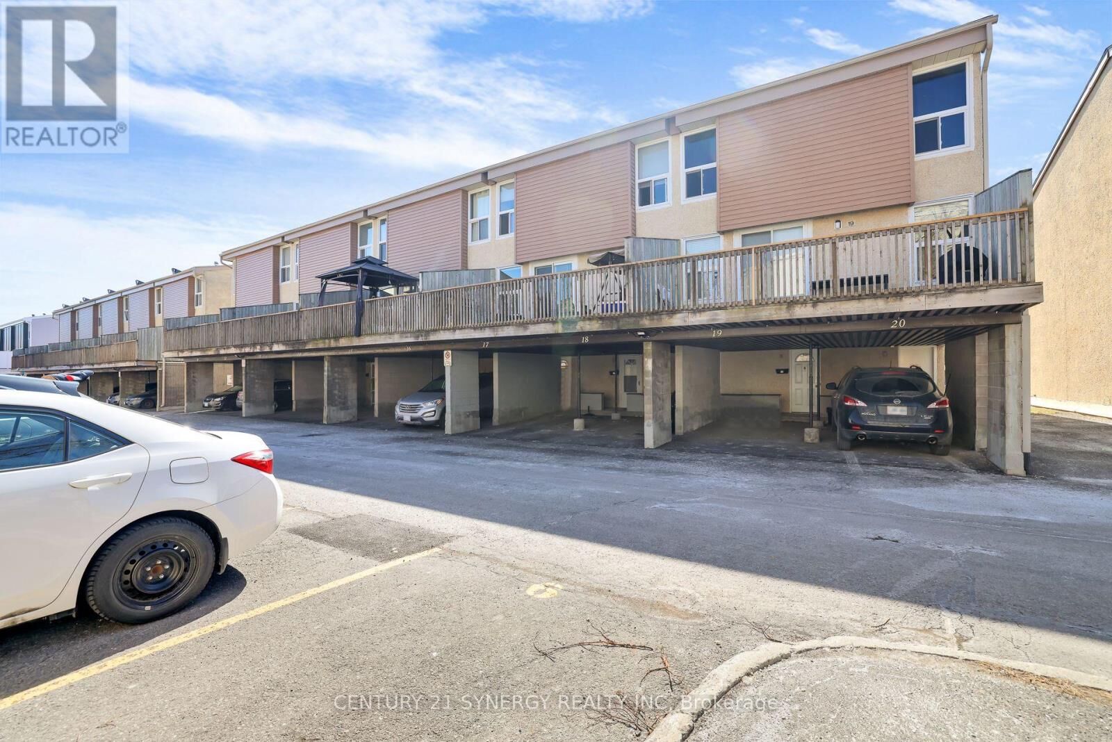 Property Photo: 3415 Uplands Drive 17 ON K1V 9N3