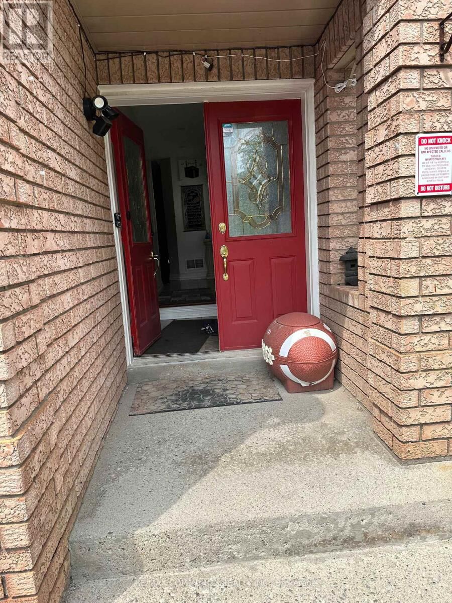 Property Photo:  12 Caruso Drive  ON L6Y 5B1 