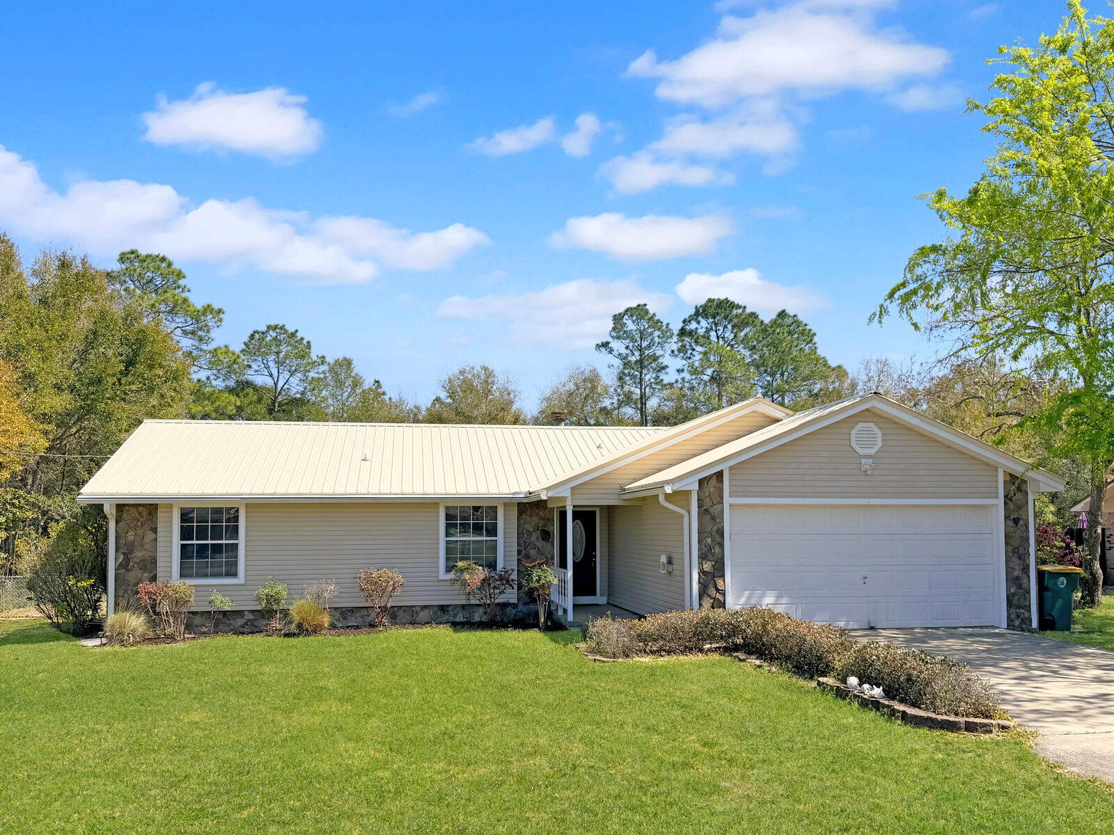 Property Photo:  5555 Galaxy Drive  FL 32539 