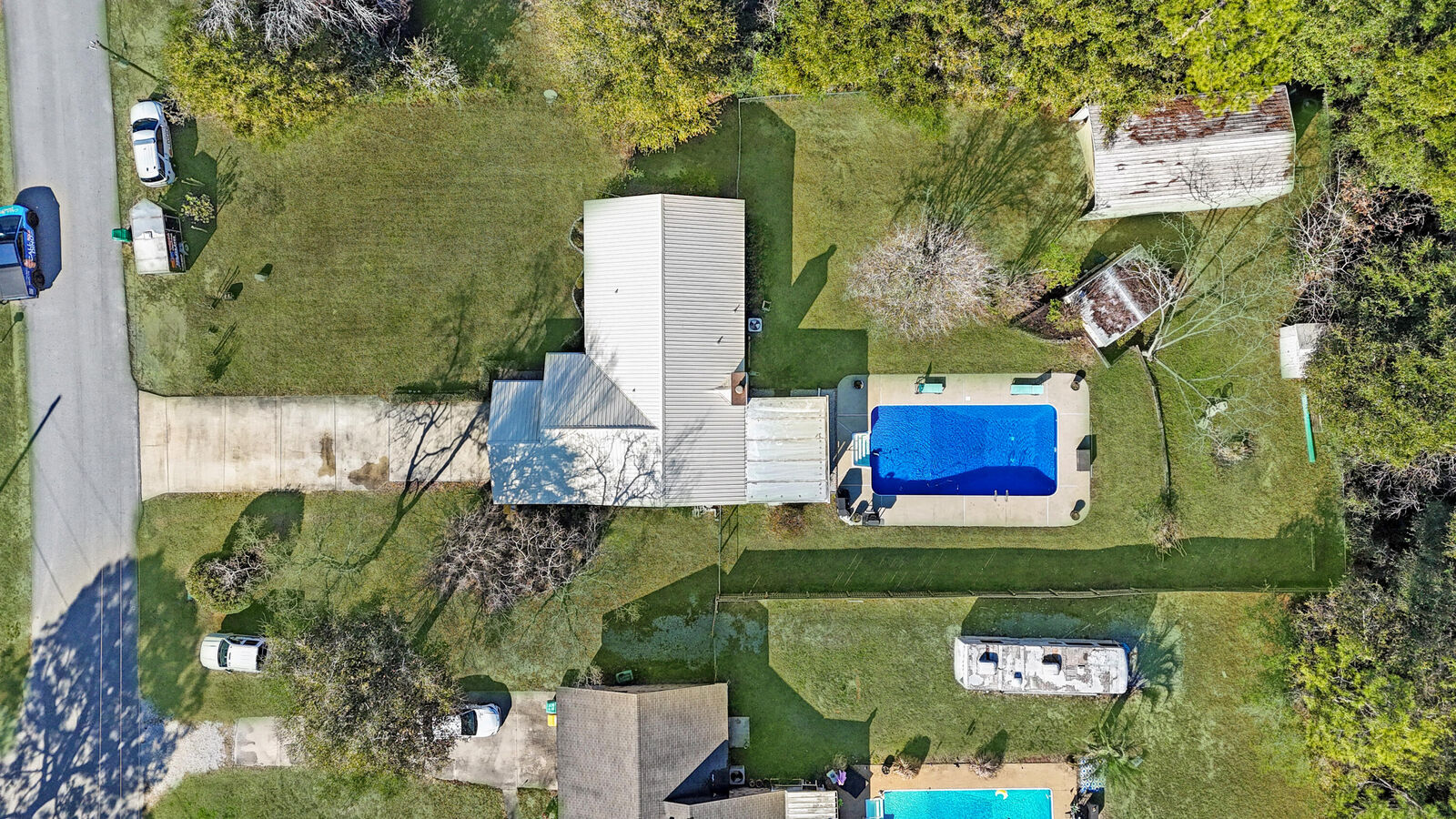 Property Photo: 5555 Galaxy Drive FL 32539