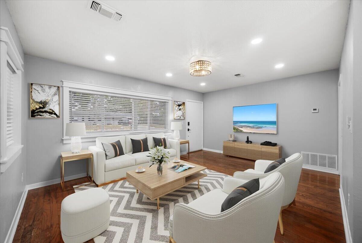 Property Photo:  318 NW Oakland Circle  FL 32548 