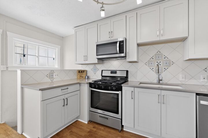 Property Photo:  305 Amherst Drive NE  NM 87106 