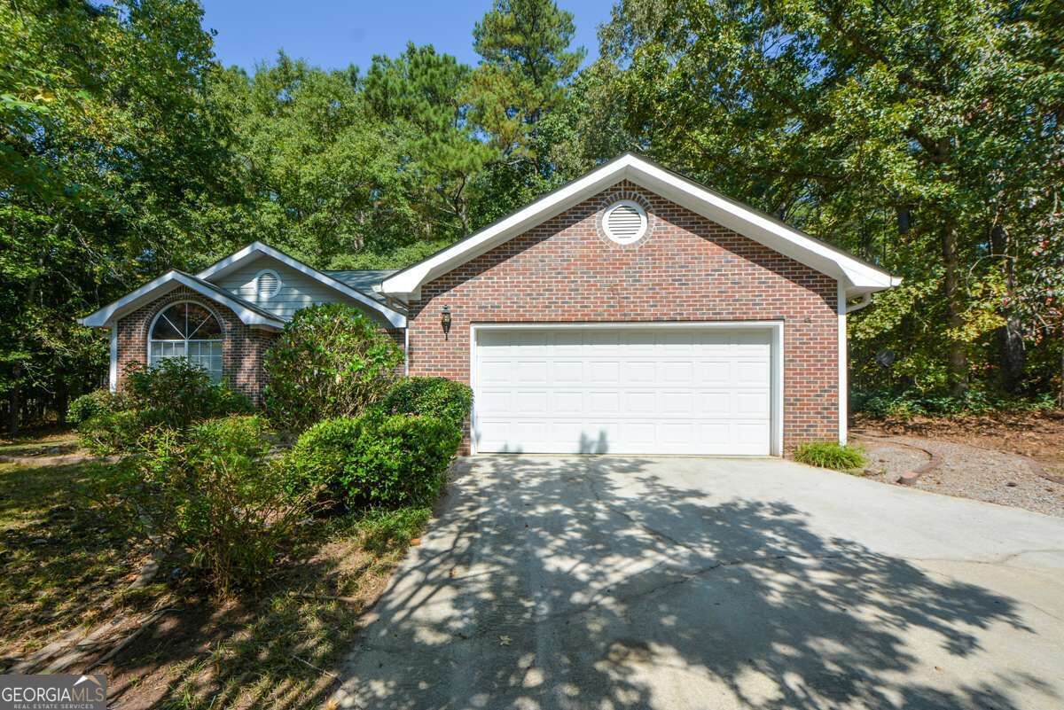 Property Photo: 3078 Essex Drive GA 30180