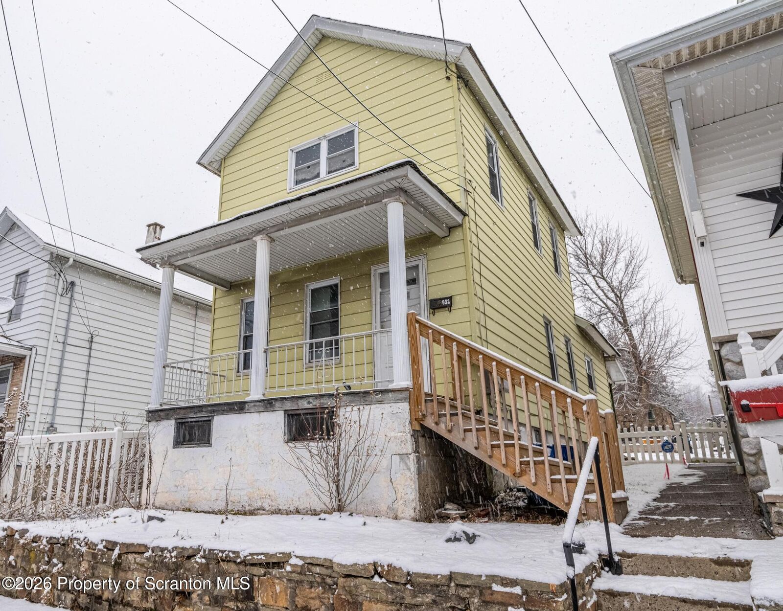 Property Photo:  832 E Lackawanna Avenue  PA 18447 