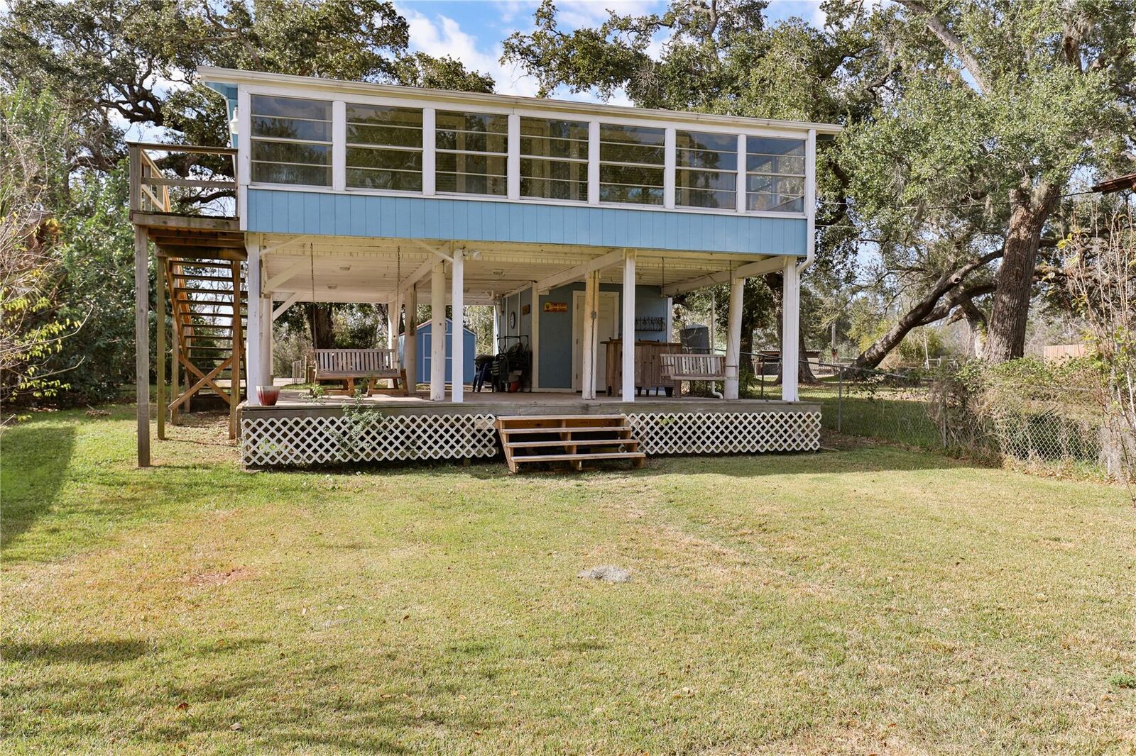 Property Photo:  6344 County Road 659  TX 77422 