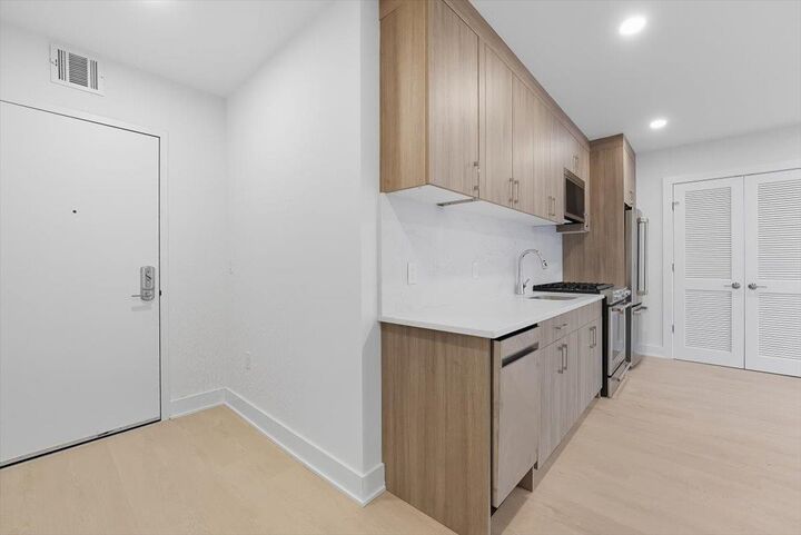 Property Photo: 303 Madison St 408 NJ 07030