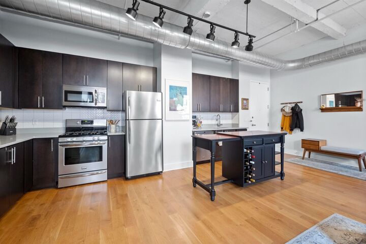 Property Photo:  325 Palisade Ave 2E  NJ 07307 