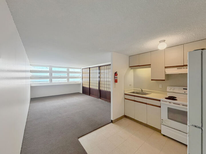 Property Photo:  84 Pukihae St 804  HI 96720 