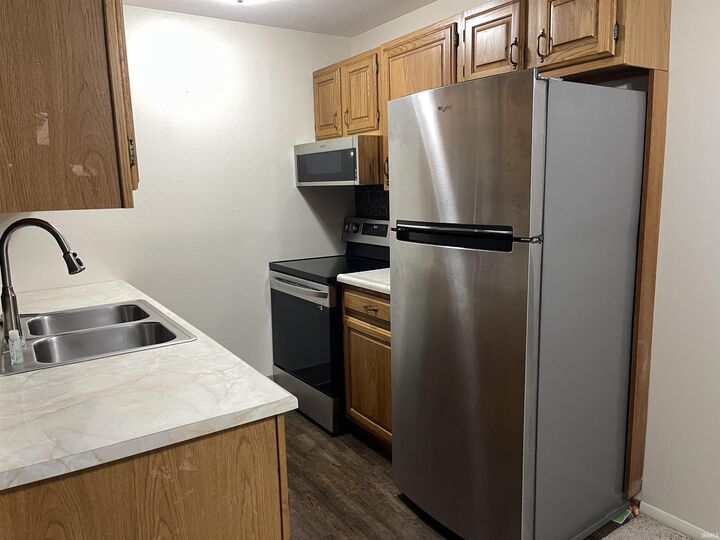 Property Photo:  2937 Westbrook Drive 214  IN 46805 