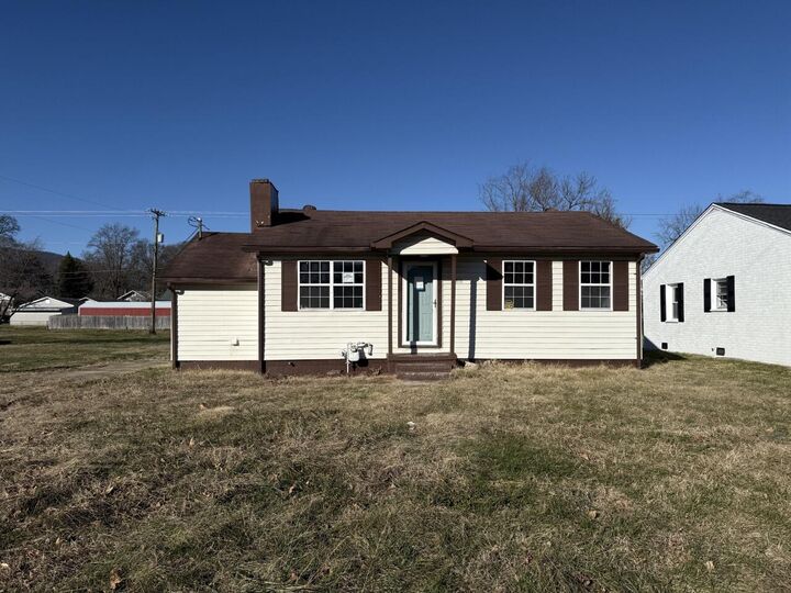 Property Photo:  816 W Chester Avenue  KY 40965 