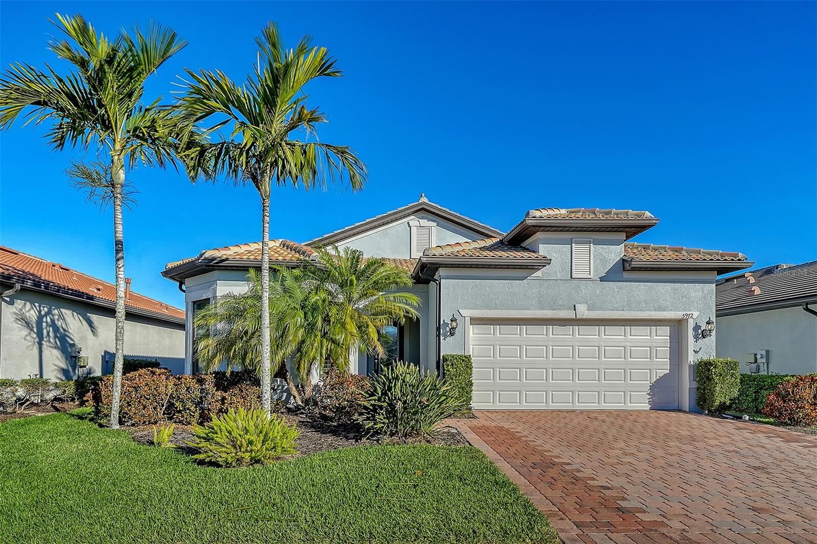 Property Photo: 5972 Snowy Egret Drive FL 34238