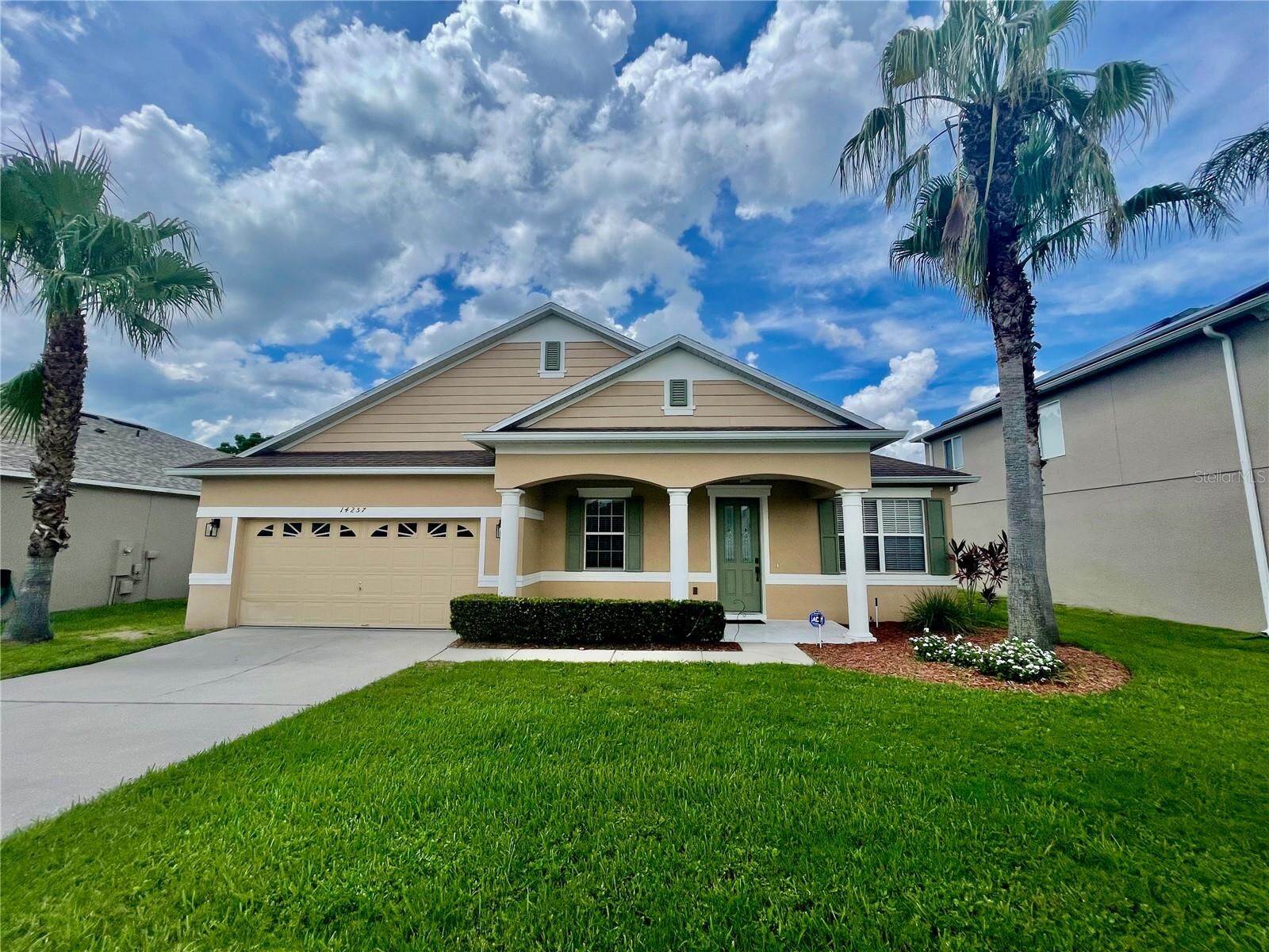 Property Photo: 14257 Lagoon Cove Lane FL 34787