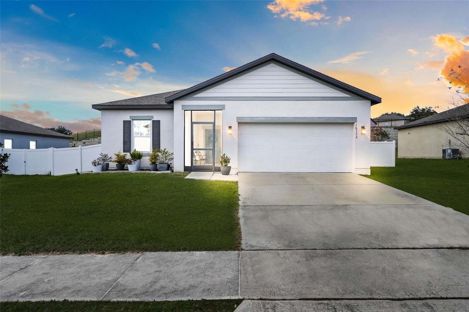 Property Photo:  16332 Blooming Cherry Drive  FL 34736 