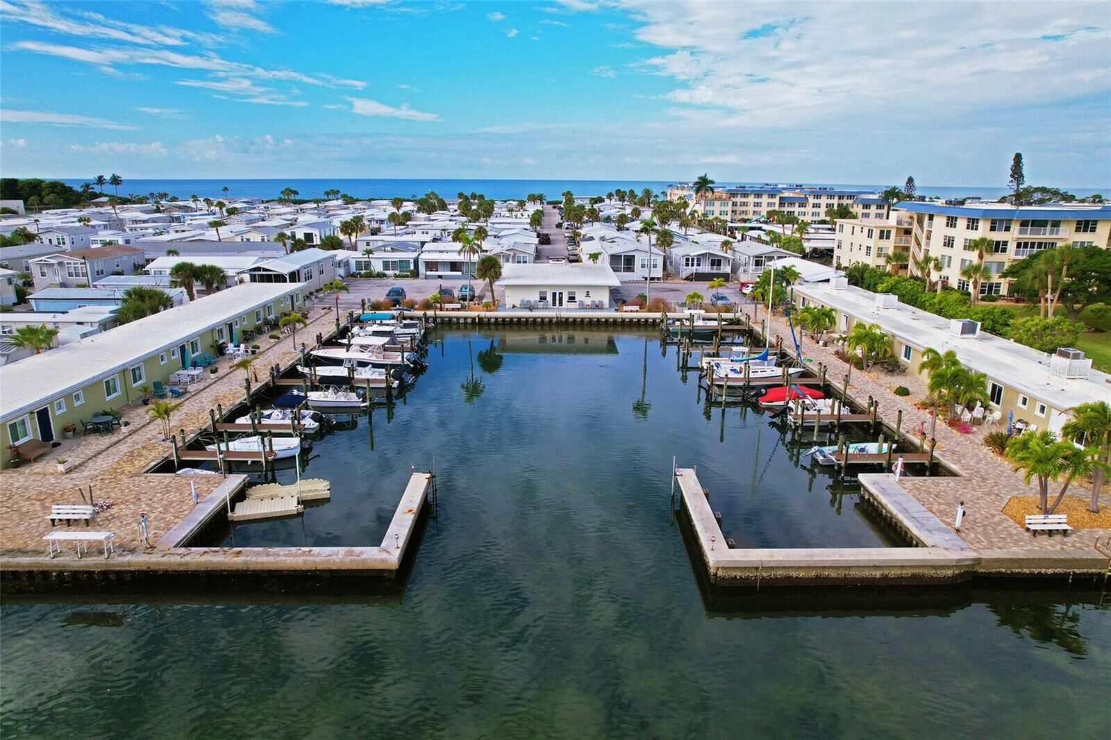 Property Photo:  106 Twin Shores Boulevard  FL 34228 