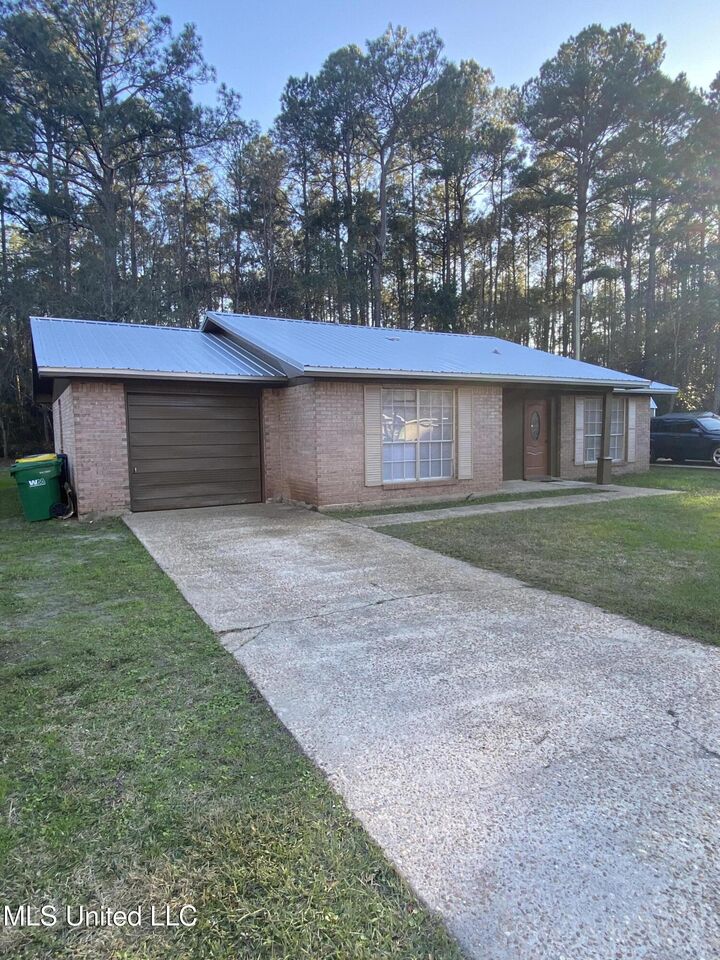 Property Photo:  4316 Knowlcrest Drive  MS 39562 