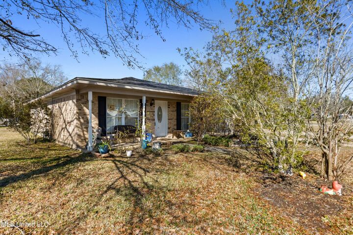 Property Photo:  649 N Orchard  MS 39540 